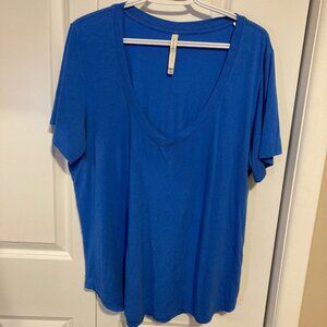 Aritzia The Group Babaton Loose Fit V-neck Blue Short Sleeve T-shirt, Size XL